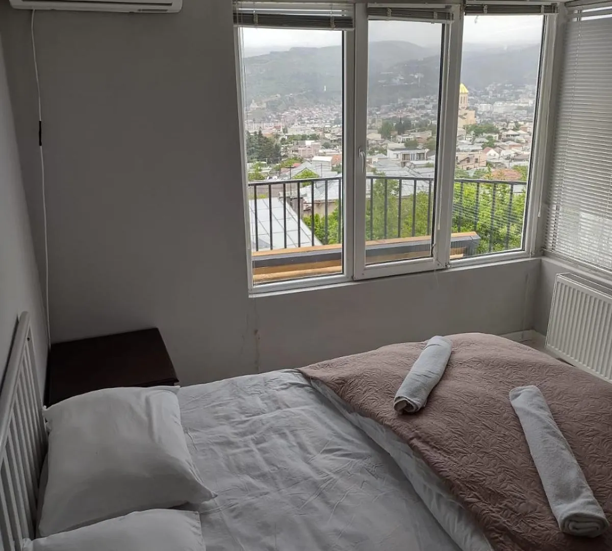 Bookwine Tasting In Tbilisi Bed & Breakfast