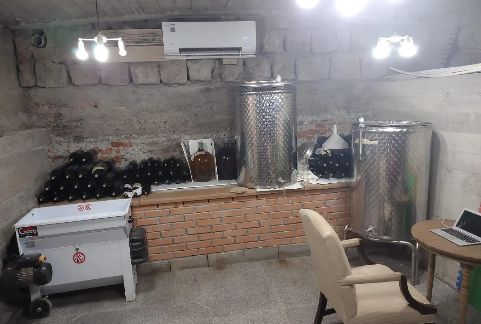 Bed and Breakfast Bookwine Tasting In Тбилиси 0*,  Грузия