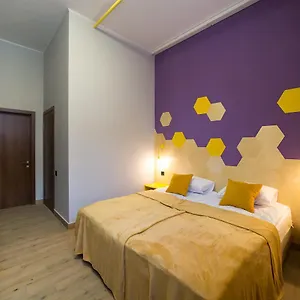 ** Отель Bee Station Украина